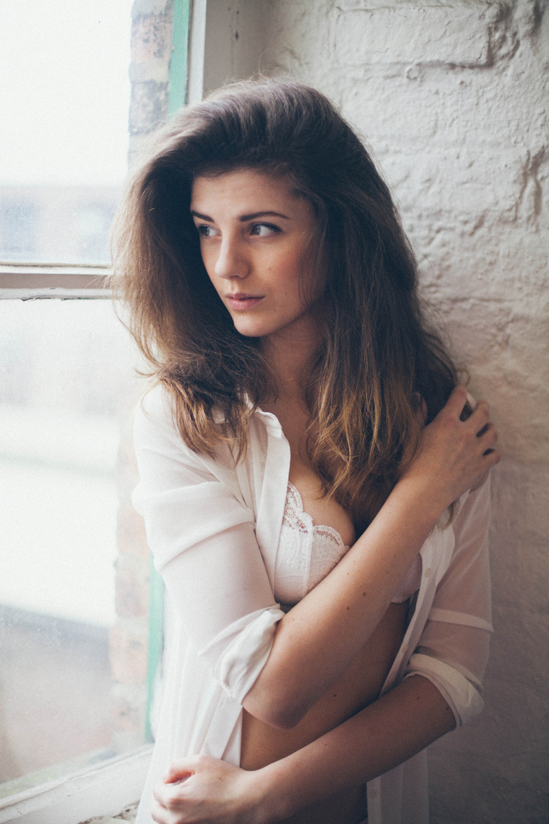 Female model photo shoot of Bex Lendon