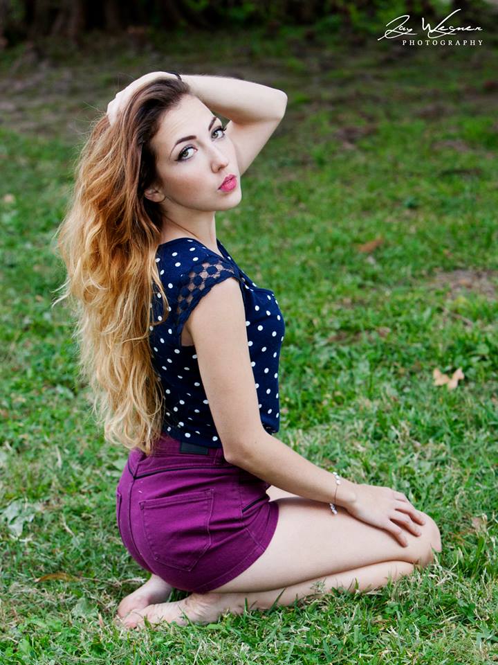 Female model photo shoot of Jade Dillenger