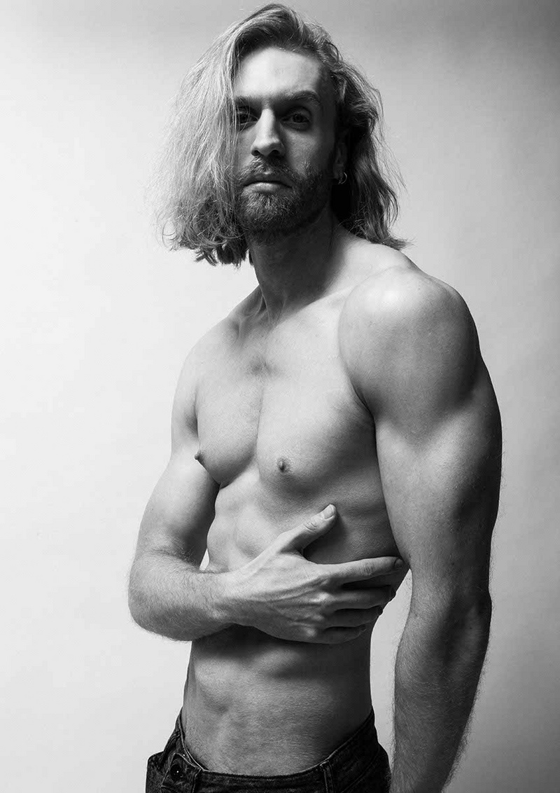 Male model photo shoot of Mark Fuller