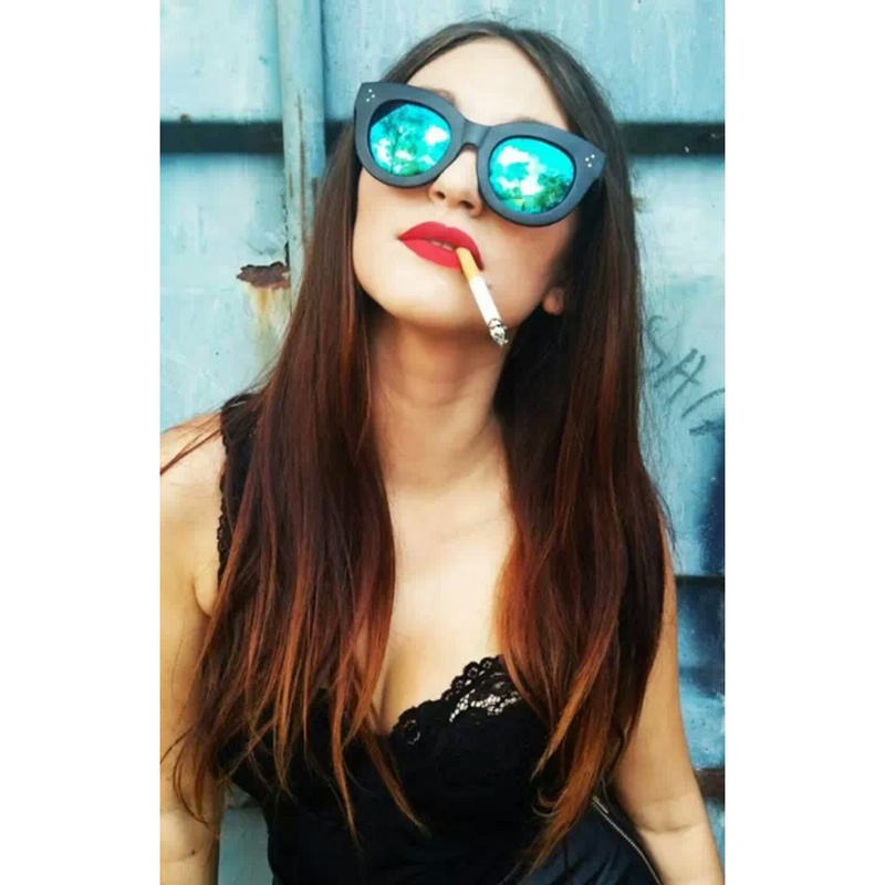 Female model photo shoot of Georgia Lazar