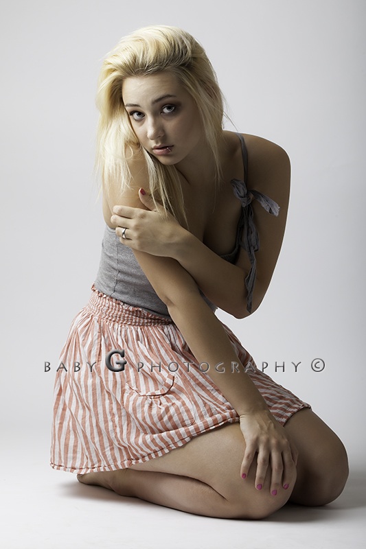 Female model photo shoot of Harley Noffsinger 