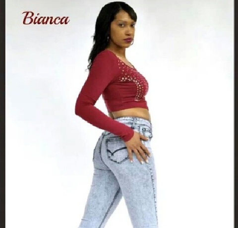 Female model photo shoot of Bianca Harper