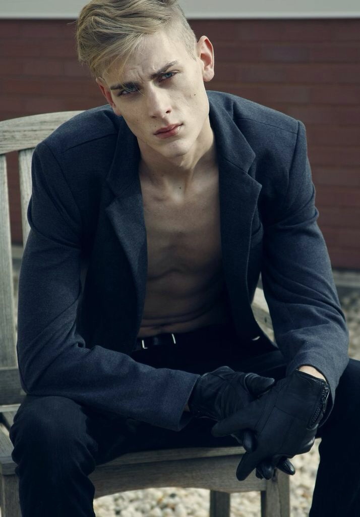 Male model photo shoot of David Messer