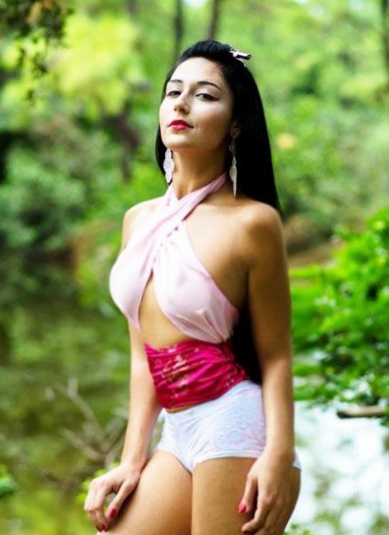 Female model photo shoot of Tatianaa Jaramillo 