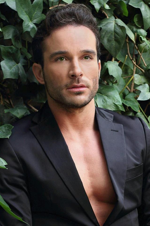 Male model photo shoot of Alejandro Guimera