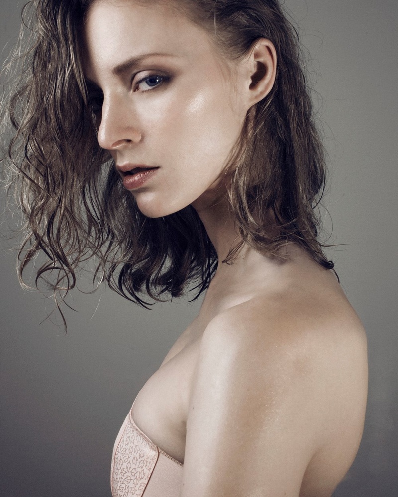 Female model photo shoot of Maria Kononevskaya