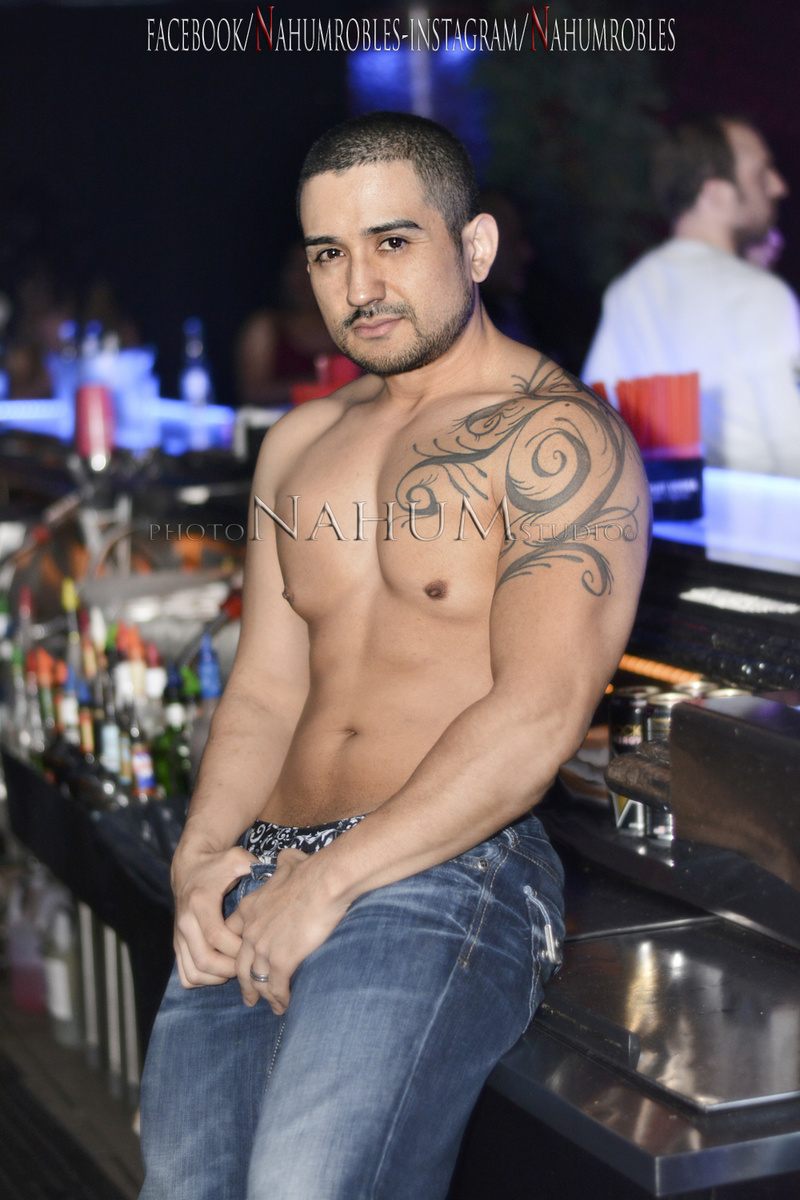 Male model photo shoot of Nahumnahum in Pirhana Night Club