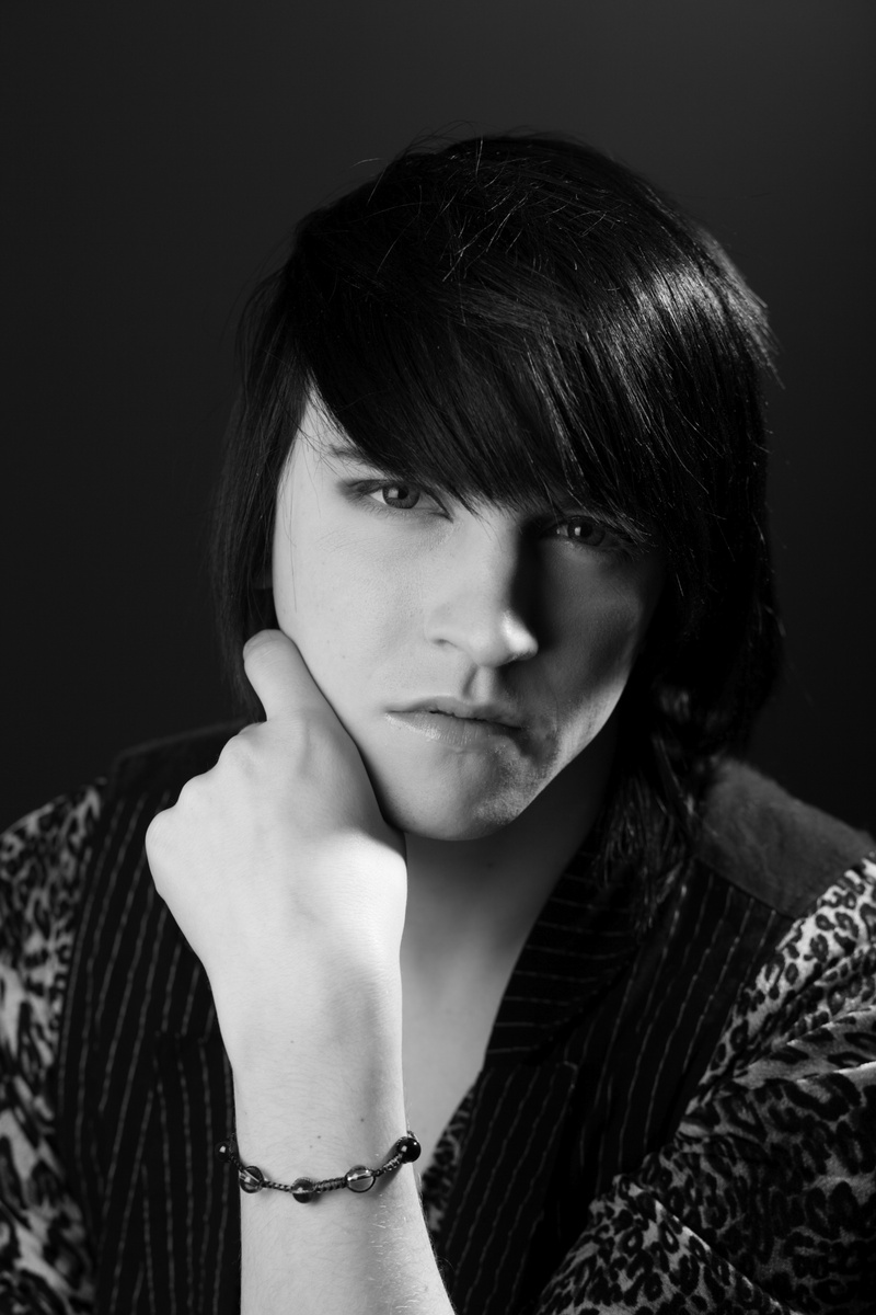 Male model photo shoot of Gabriel Martin by Panda Studio  MTL 1