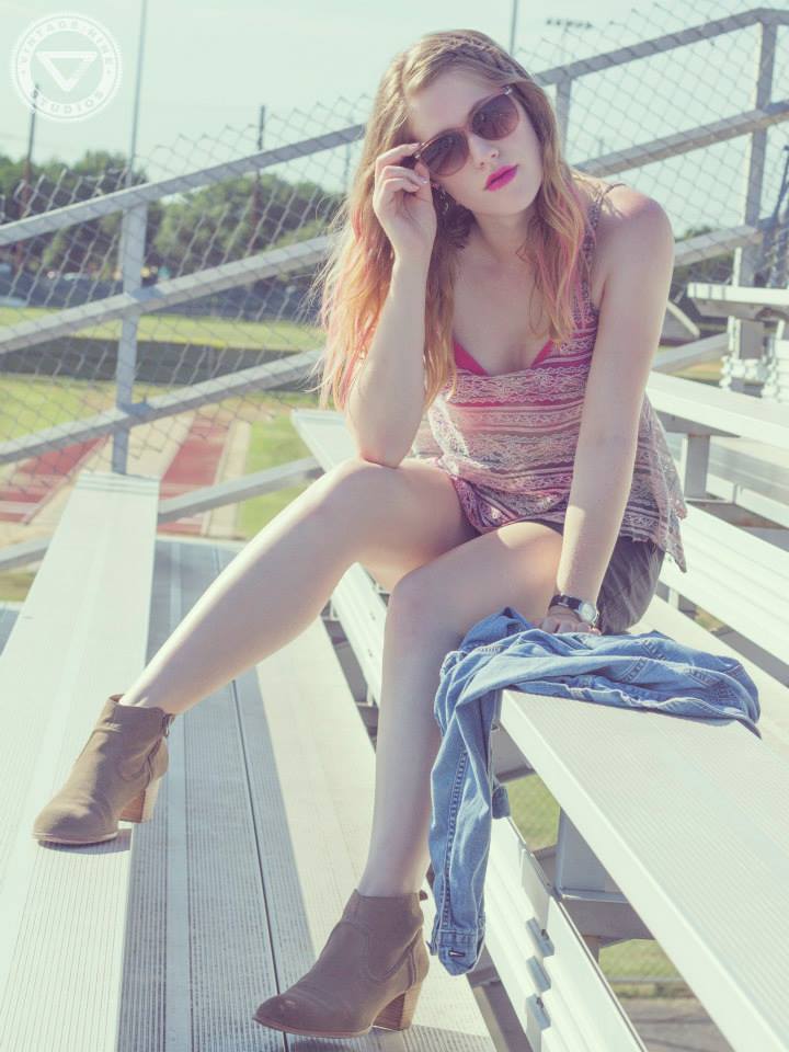 Female model photo shoot of Tori Ross in Dallas