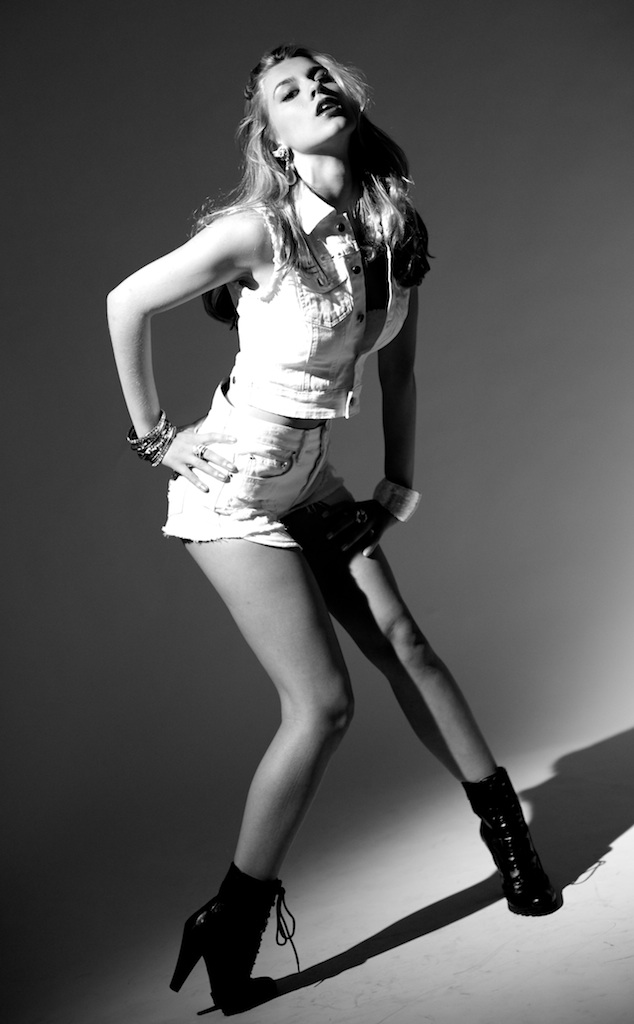 Female model photo shoot of Amy Terrien