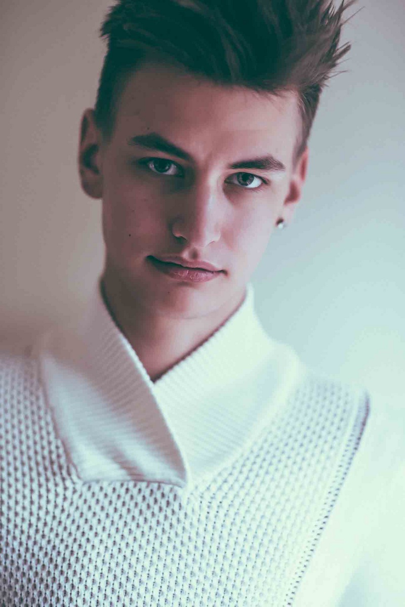 Male model photo shoot of Daniel Isgren