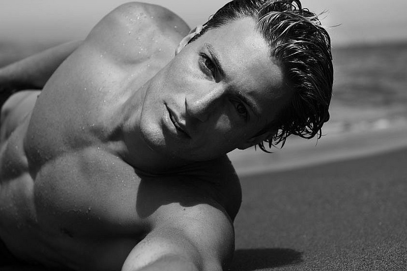 Male model photo shoot of Bobby Penney