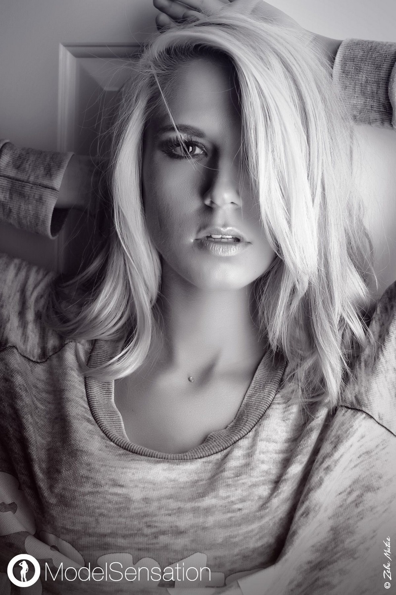 Female model photo shoot of Caitlin Haws