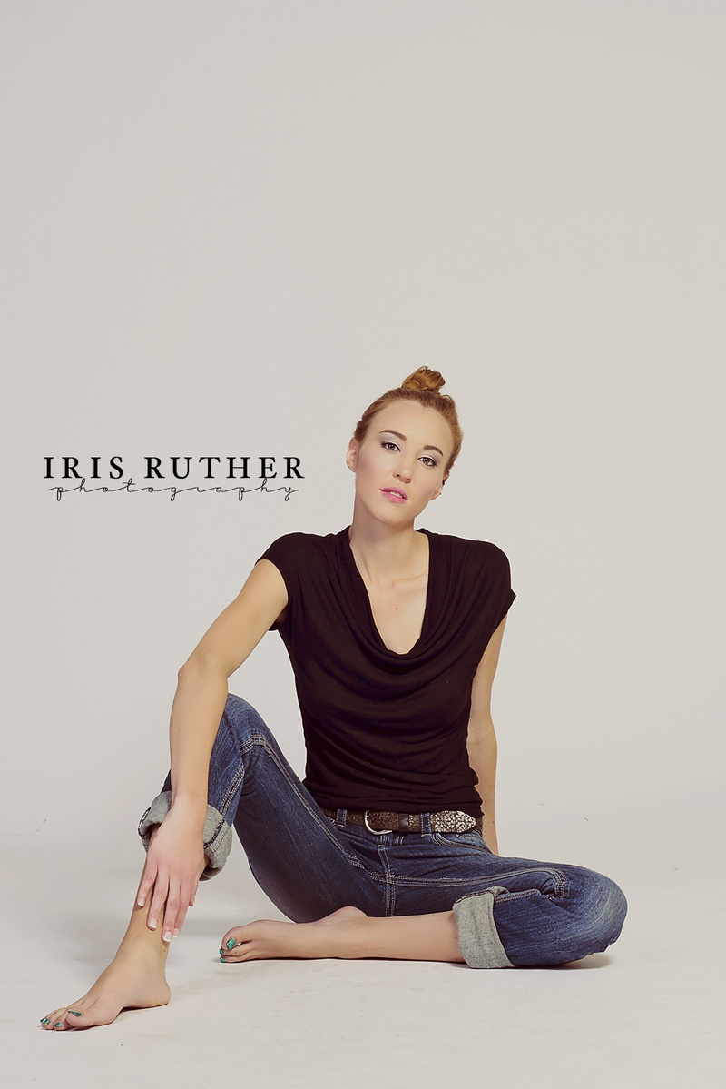 Female model photo shoot of Iris Ruther