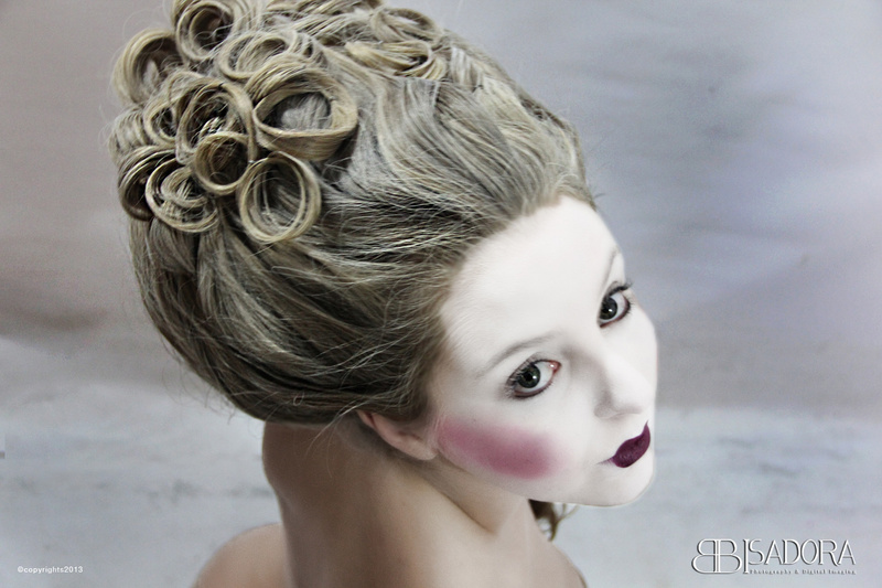 Female model photo shoot of Dramatizon Make-up