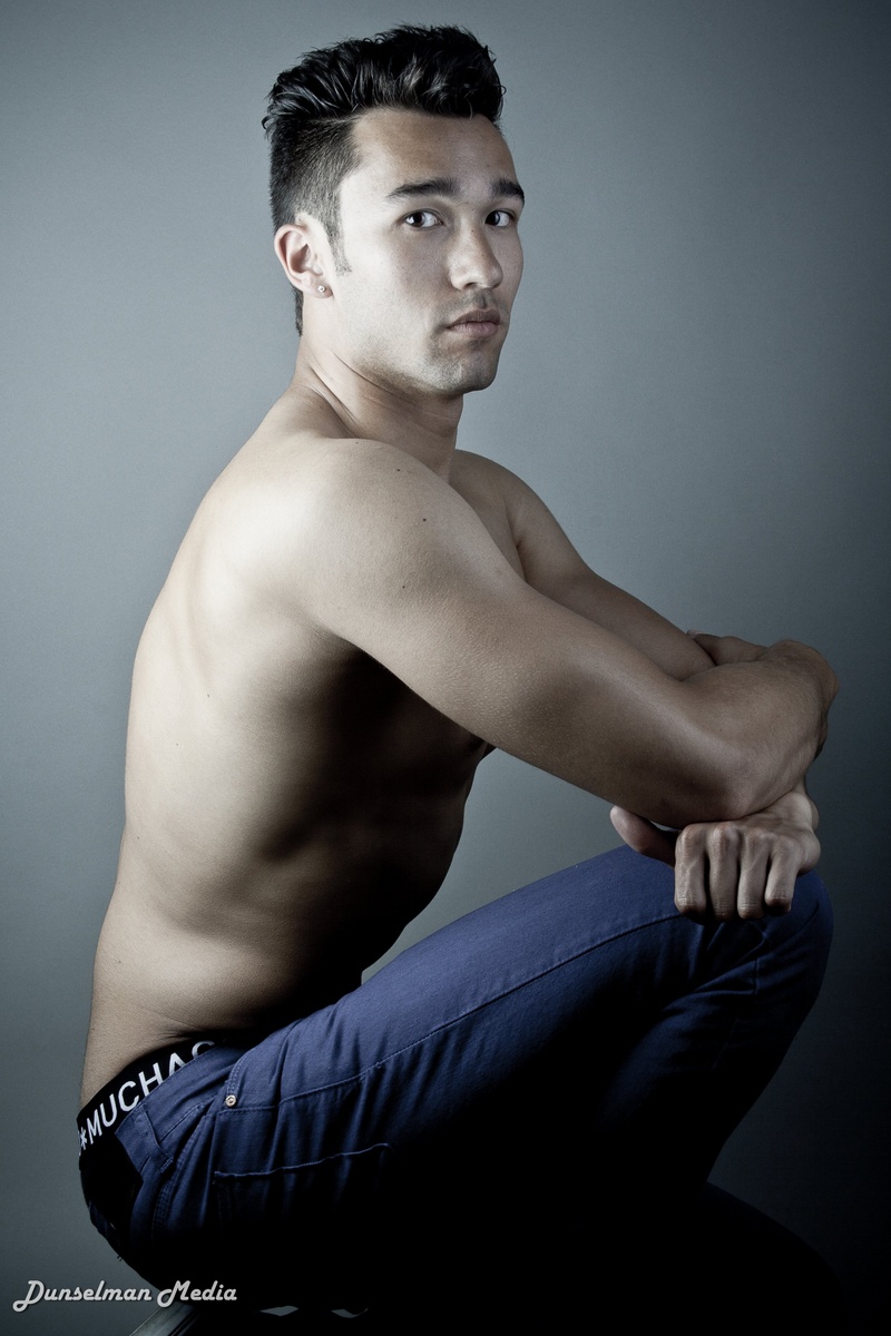 Male model photo shoot of Danny Wieland