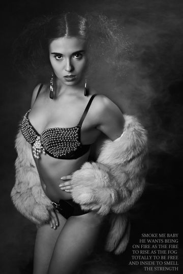 Female model photo shoot of Eva Ch