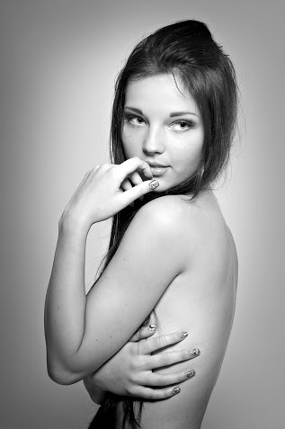 Female model photo shoot of Paulina Kurganovaite