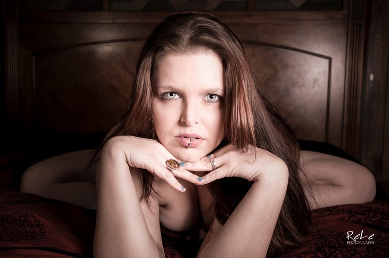 Female model photo shoot of elizabeth85