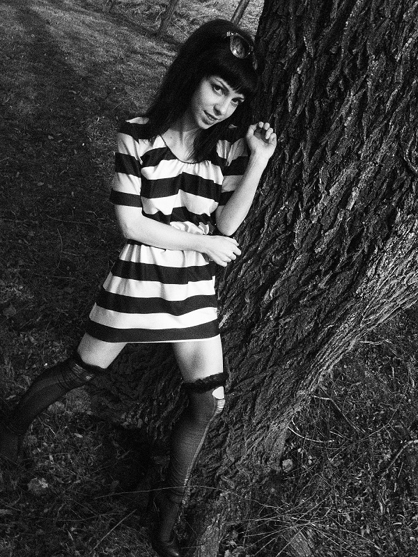 Female model photo shoot of Lydia Nicole 