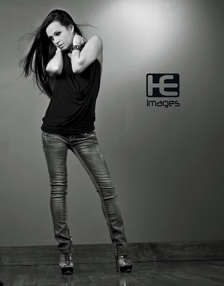 Female model photo shoot of Kari Danielle in Knoxville