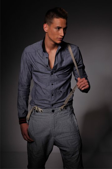 Male model photo shoot of arongellei