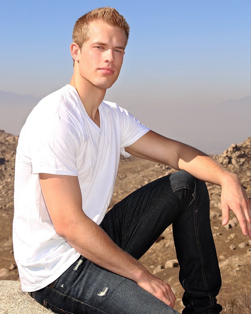 Male model photo shoot of Taylor Liljedahl