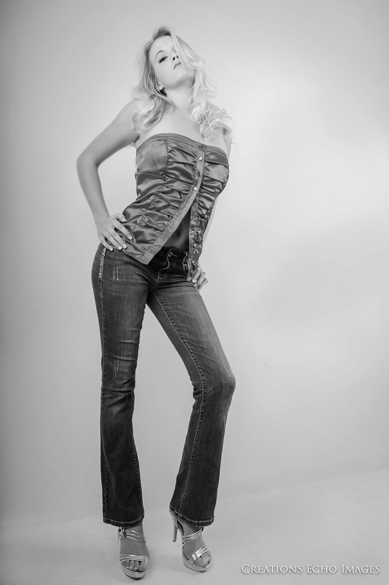 Female model photo shoot of Superblonde in Dallas
