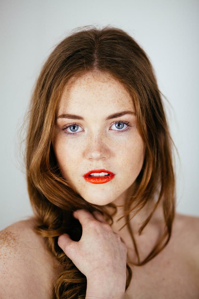 Female model photo shoot of Sarah-Alyce