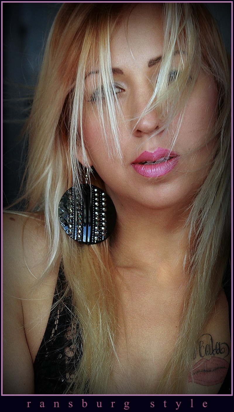 Female model photo shoot of gigi