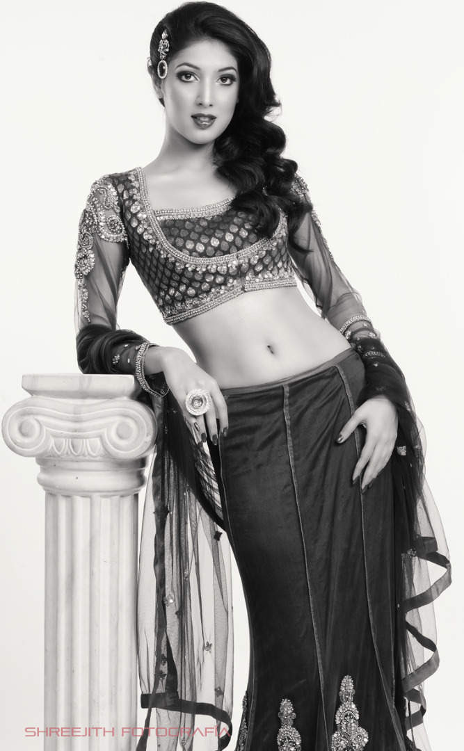Female model photo shoot of Vandana Vinod
