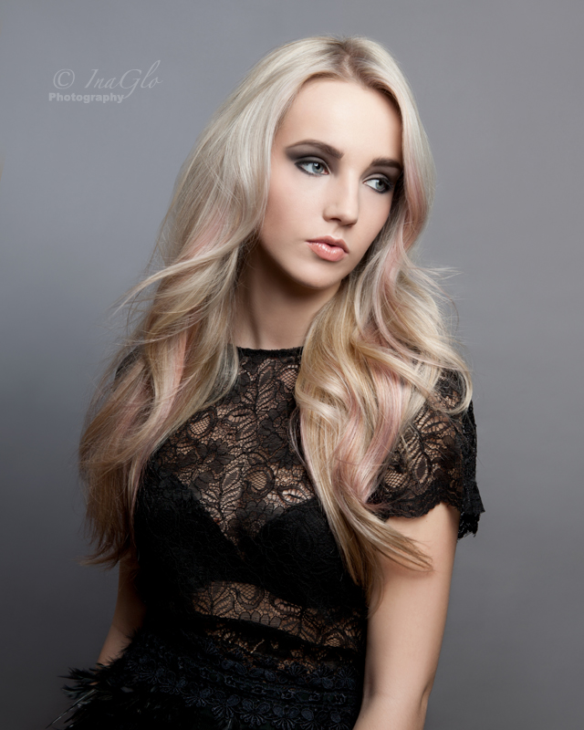 Female model photo shoot of Lauren Hallworth
