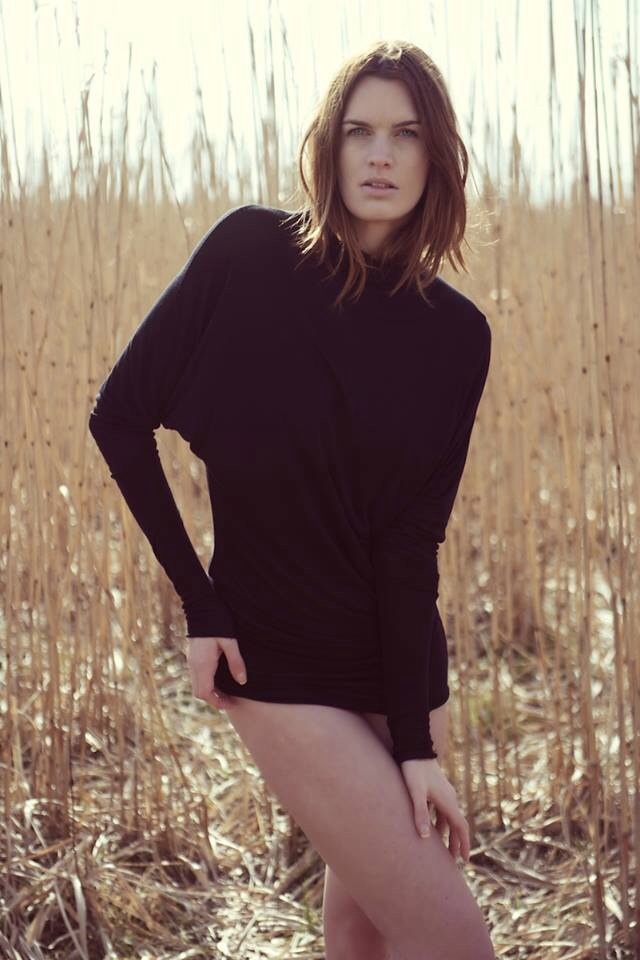 Female model photo shoot of Becky Burton