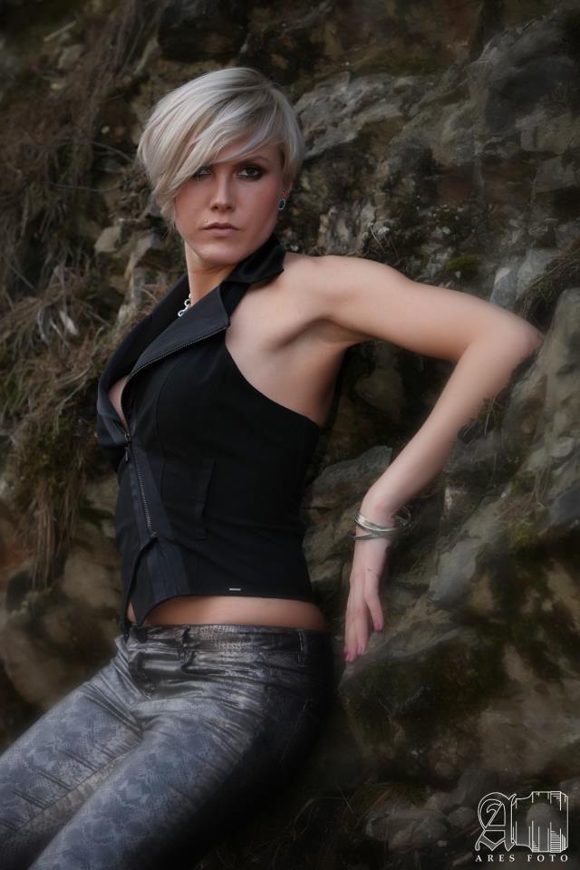 Female model photo shoot of Mari Kadlex