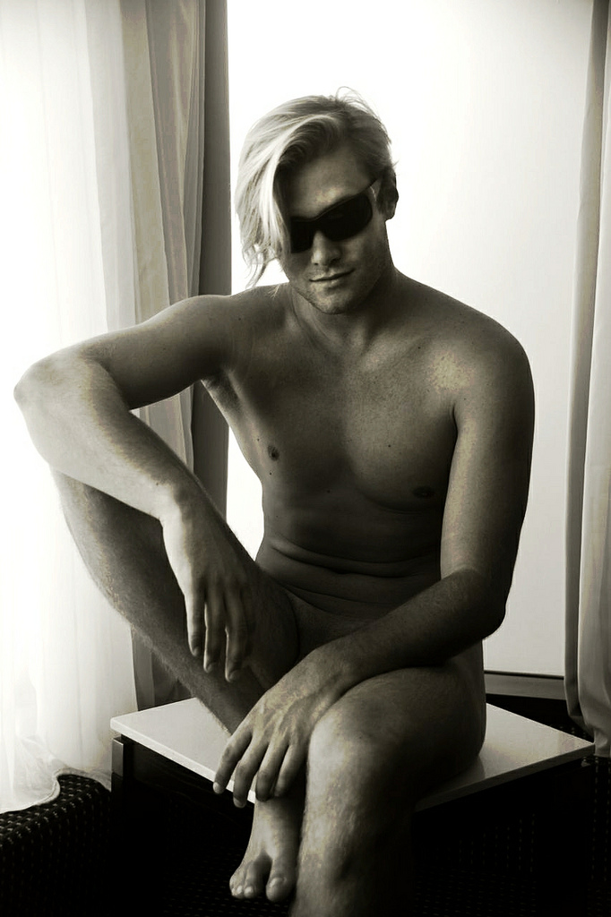 Male model photo shoot of Aron Hunter