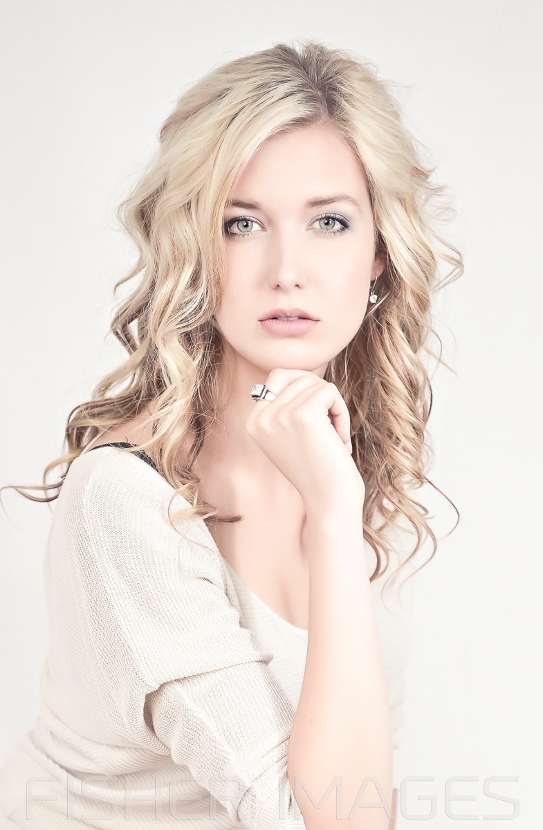 Female model photo shoot of Jessica Hillman