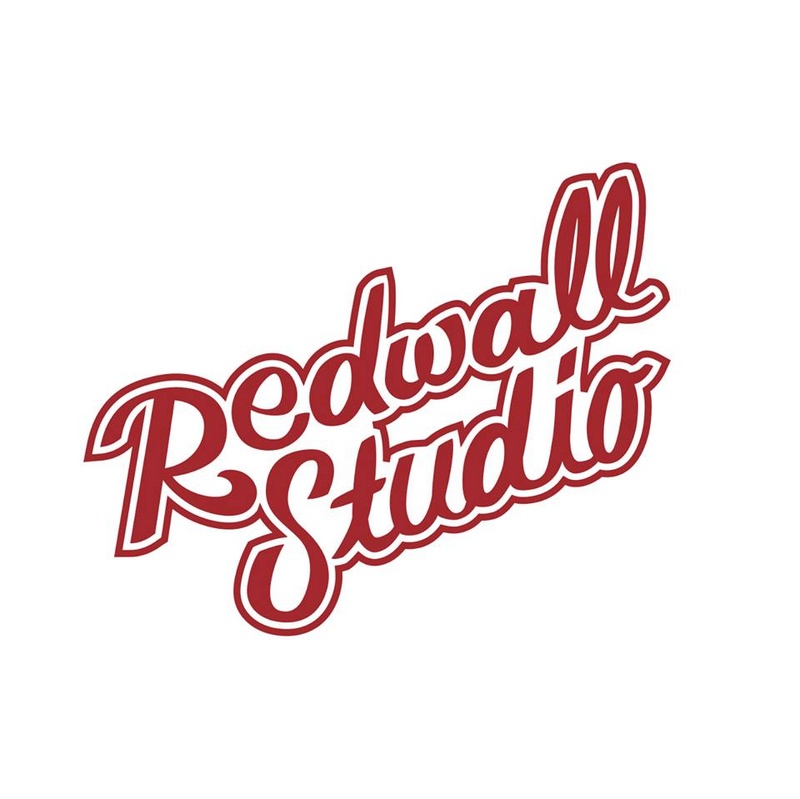 0 model photo shoot of Redwall Studio