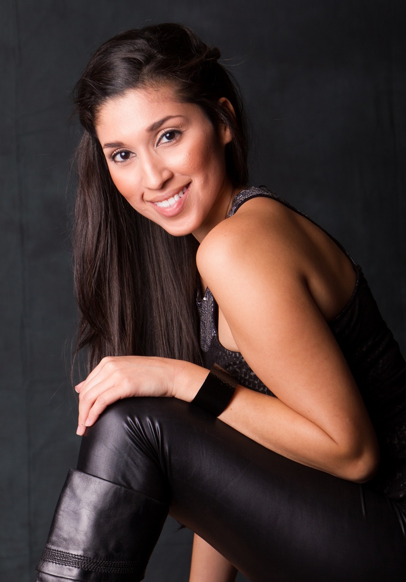 Female model photo shoot of Brenda Aguirre