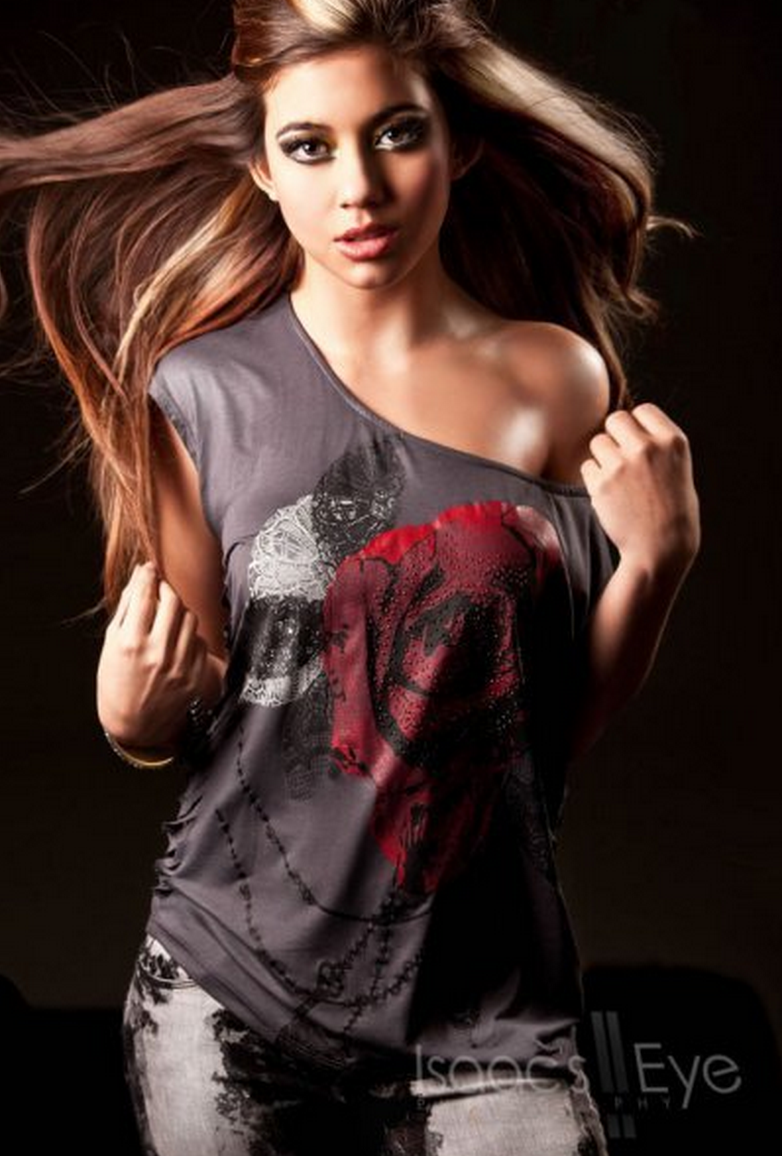 Female model photo shoot of IsisAwen