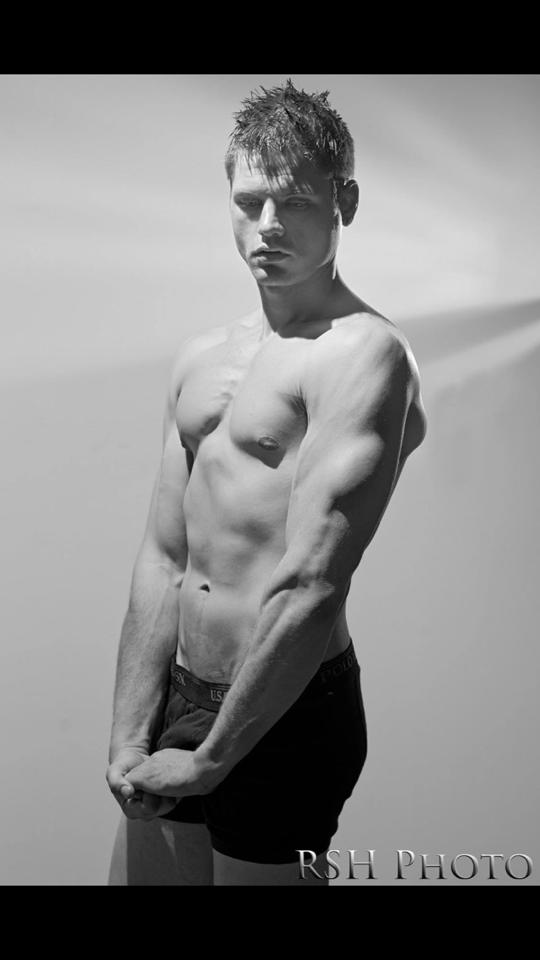 Male model photo shoot of mikelowry41