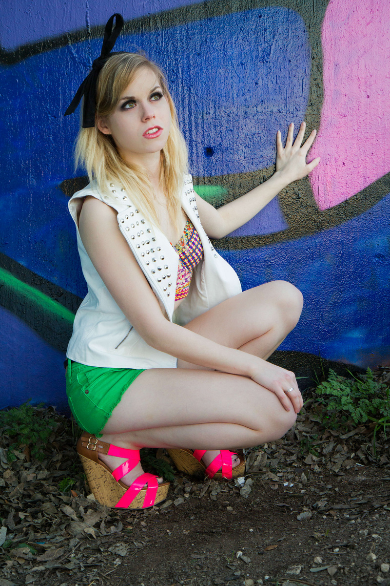 Female model photo shoot of Kaylen  in Castle Hill in Austin Texas