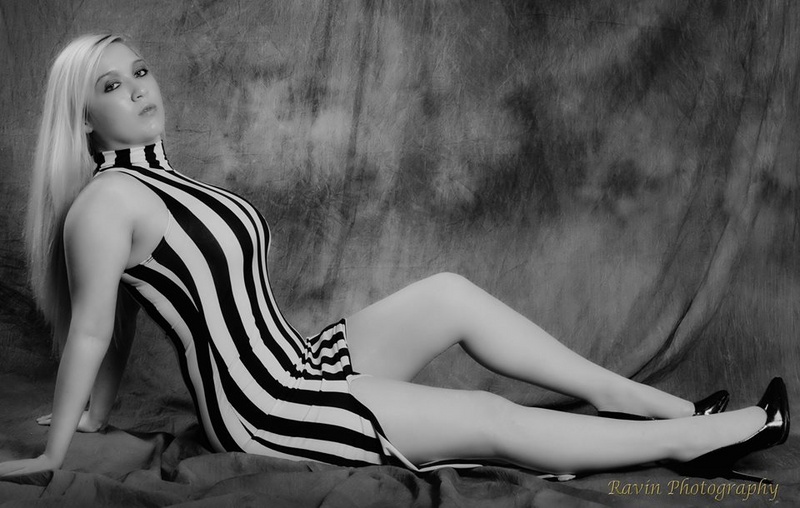 Female model photo shoot of Chelsea Siren