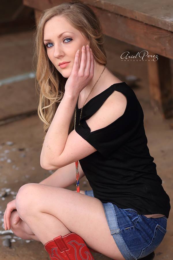 Female model photo shoot of Cassidy Green