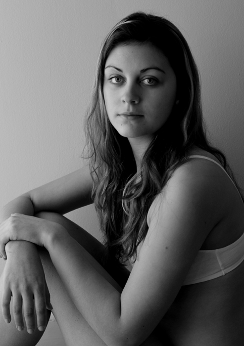 Female model photo shoot of Jennifer Mariee