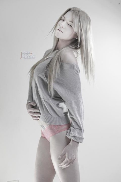 Female model photo shoot of Rebecca EvaLee
