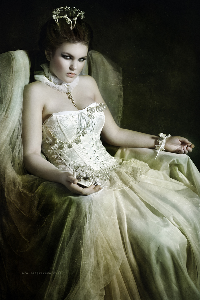 Female model photo shoot of Aleksandra Rita