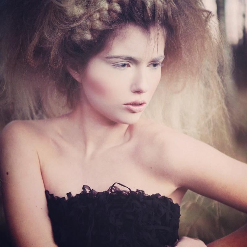 Female model photo shoot of Amy Donaldson