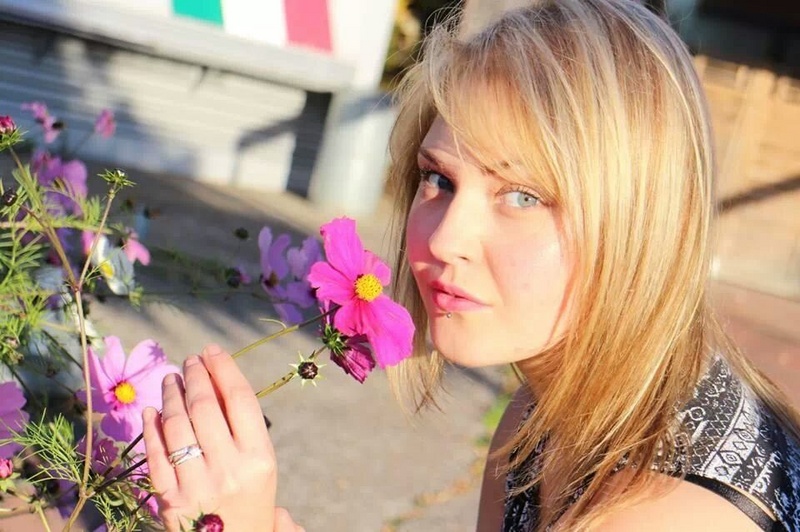 Female model photo shoot of courtney doak in Austria