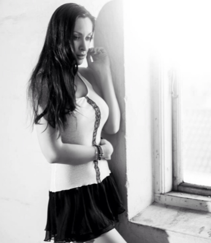 Female model photo shoot of Cecilia black 