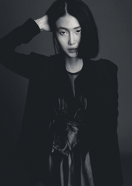 Female model photo shoot of Jiyueran
